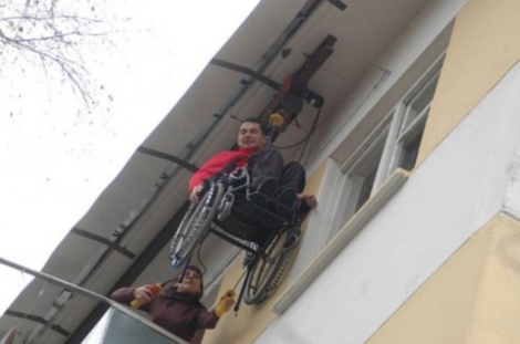diy_wheelchair_lift