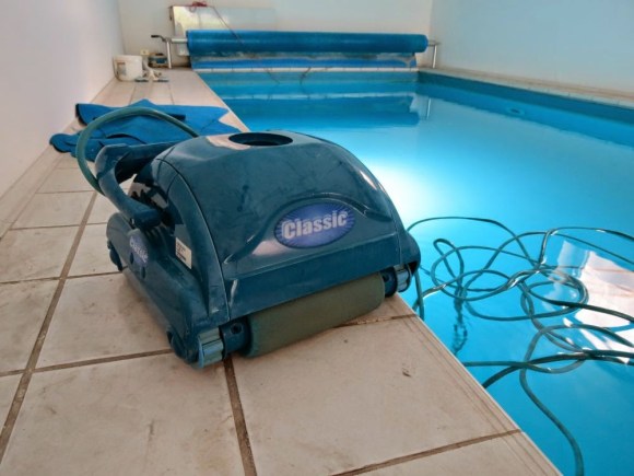 Pool Cleaning Robot Rebuild Works Like