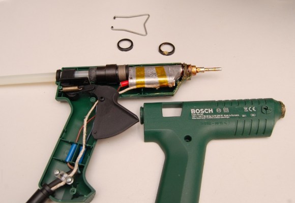 Internals of a glue gun controlled with a PID controller