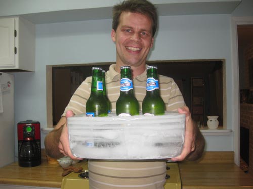 Solid Ice Beer Caddy | Hackaday