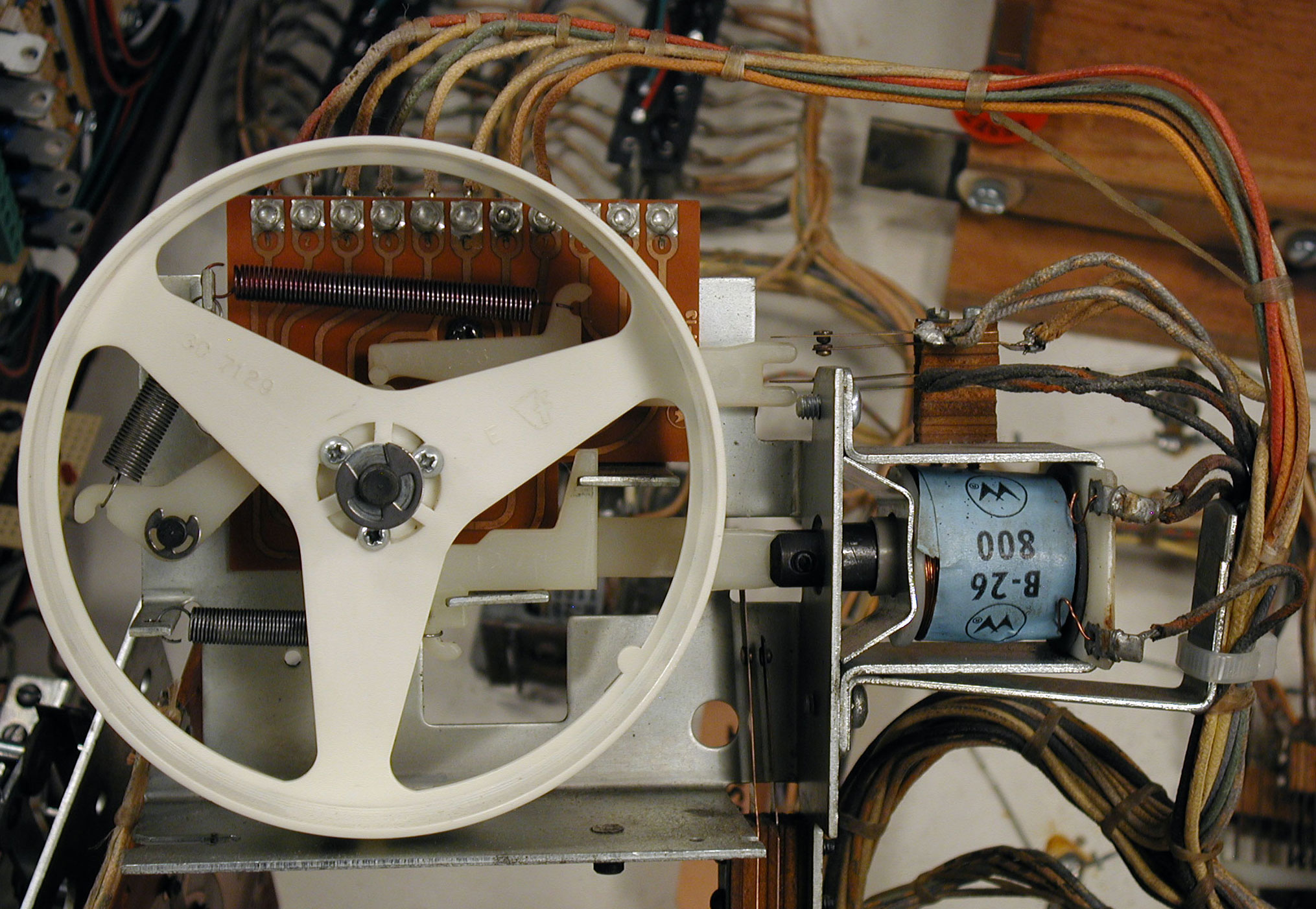 Atomic Pinball Clock Hackaday