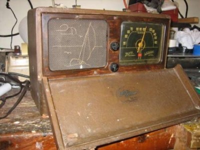 Vintage AM Radio Restoration | Hackaday