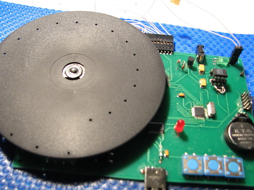 Analog Clock Display Uses A Nipkow Disk | Hackaday