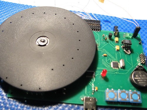 Analog Clock Display Uses A Nipkow Disk | Hackaday