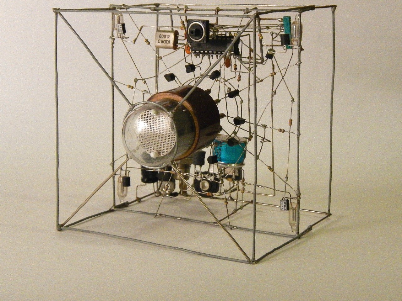 Lethal Nixie Cube | Hackaday