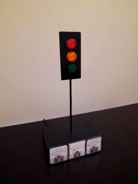 Traffic Lights Tell You When Your Xbox Live Friends Are Gaming | Hackaday