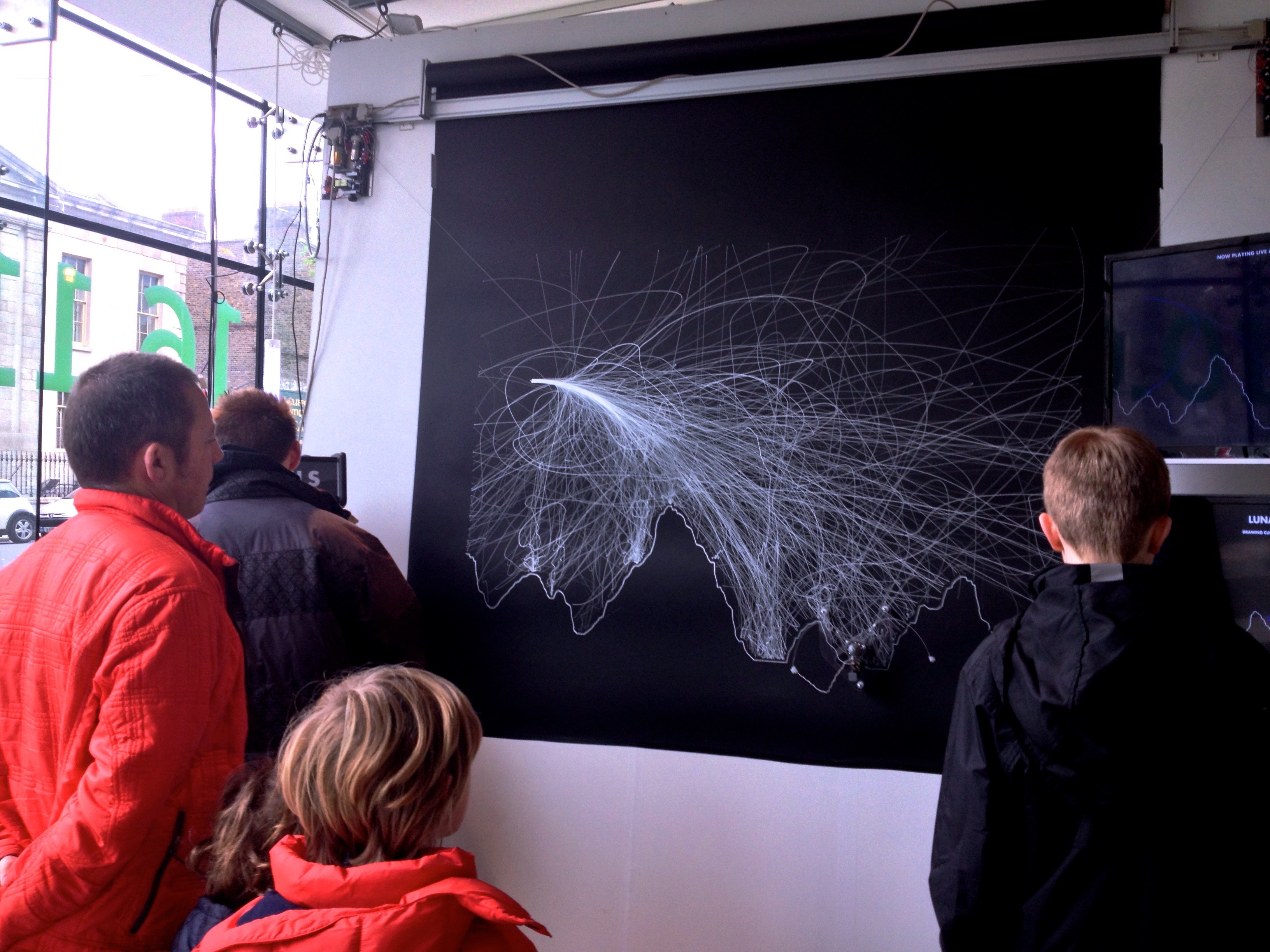 Art Installation Plots Every Game Of Lunar Lander That Is Played | Hackaday