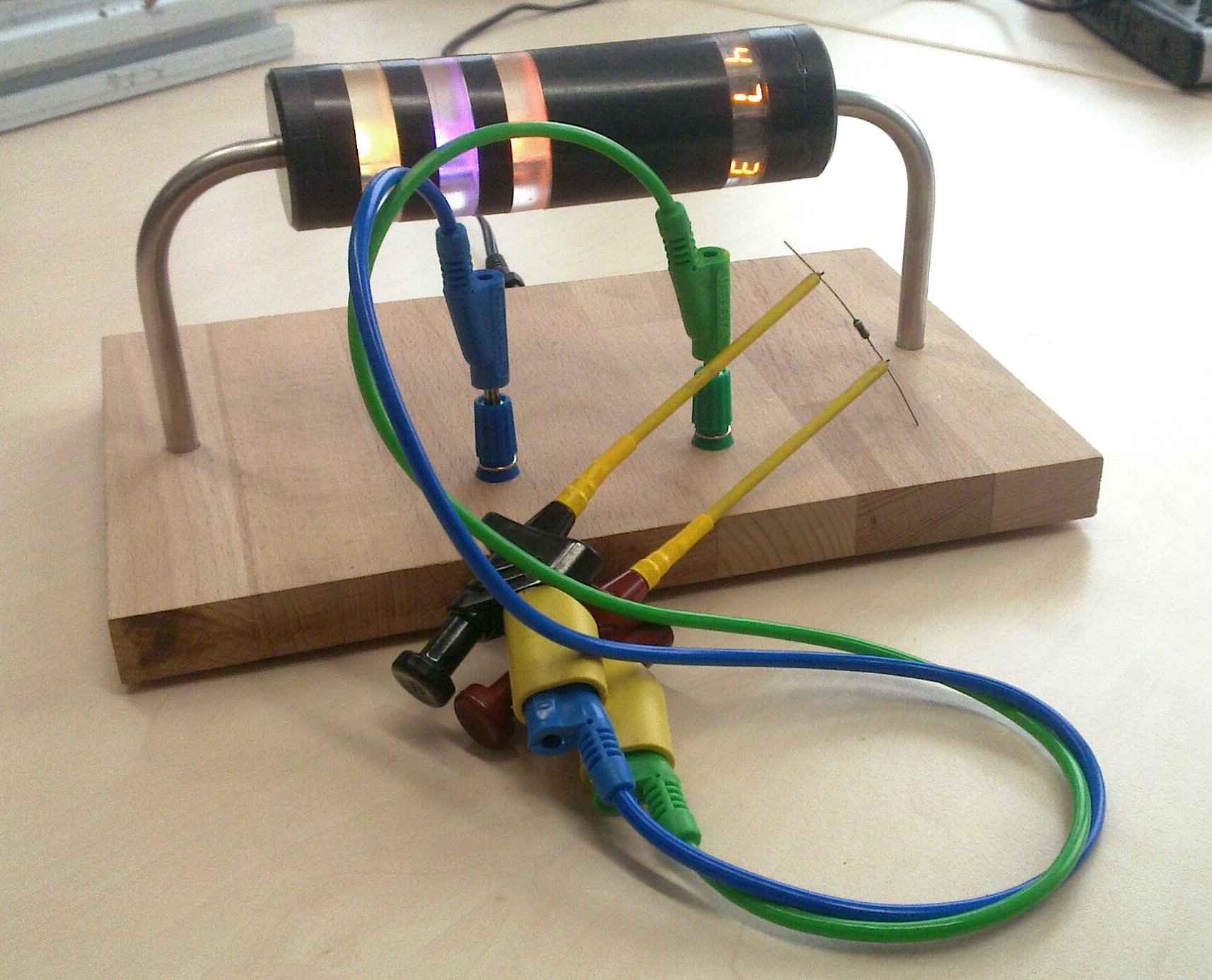 Giant Resistorshaped Ohmmeter Hackaday