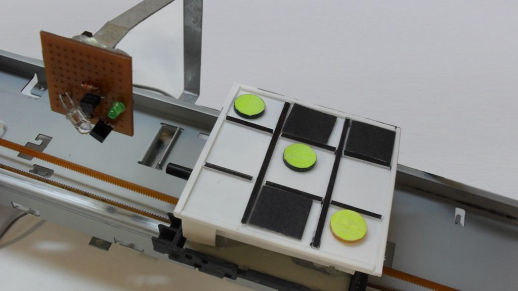 CNC Tic Tac Toe | Hackaday