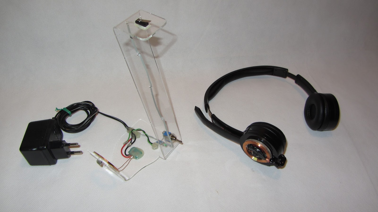 Custom Wireless Headphone Charging Station Hackaday