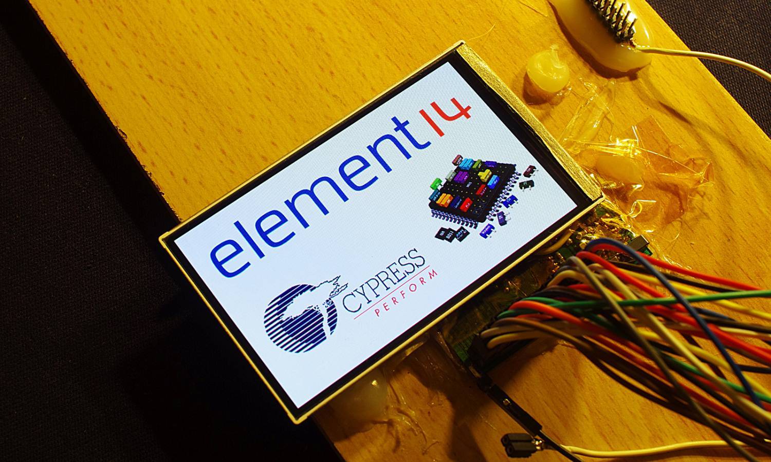 Interfacing With The HTC Desire Display And Its Touch Panel | Hackaday