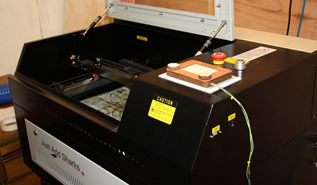 Laser Cutter Becomes An Etch A Sketch | Hackaday