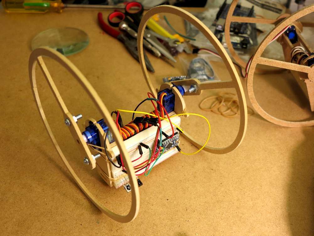 Rolly Bot Puts A New Spin On Independent Wheel Control | Hackaday
