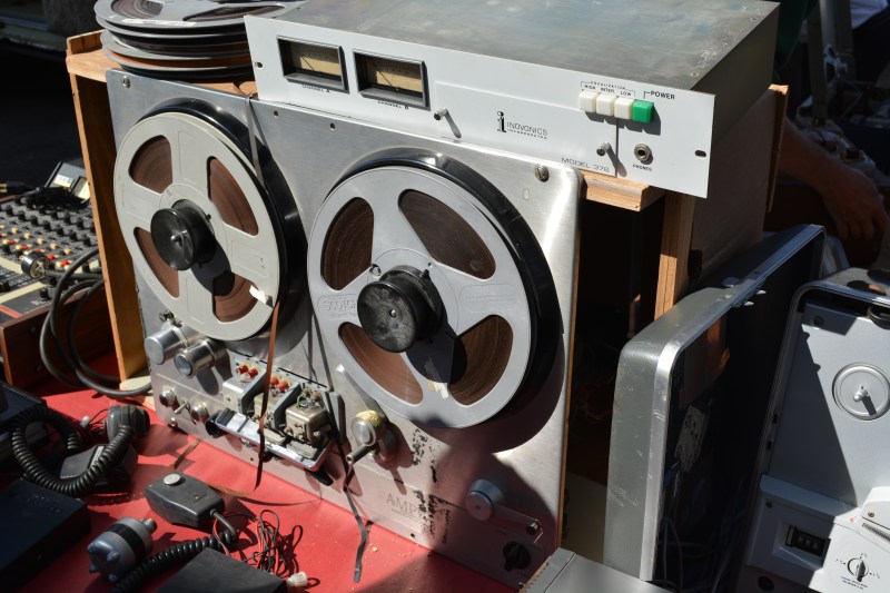 Experience The “Farmer’s Market” Of Vintage Electronics | Hackaday