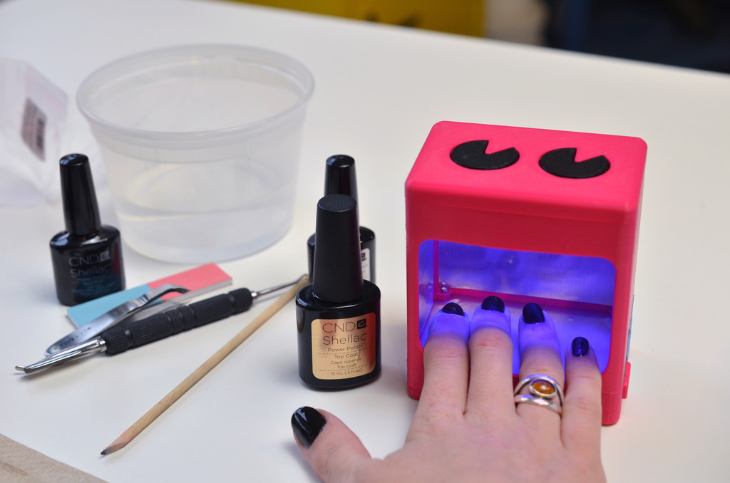 DIY UV Lamp Is The Cure For Nails And More