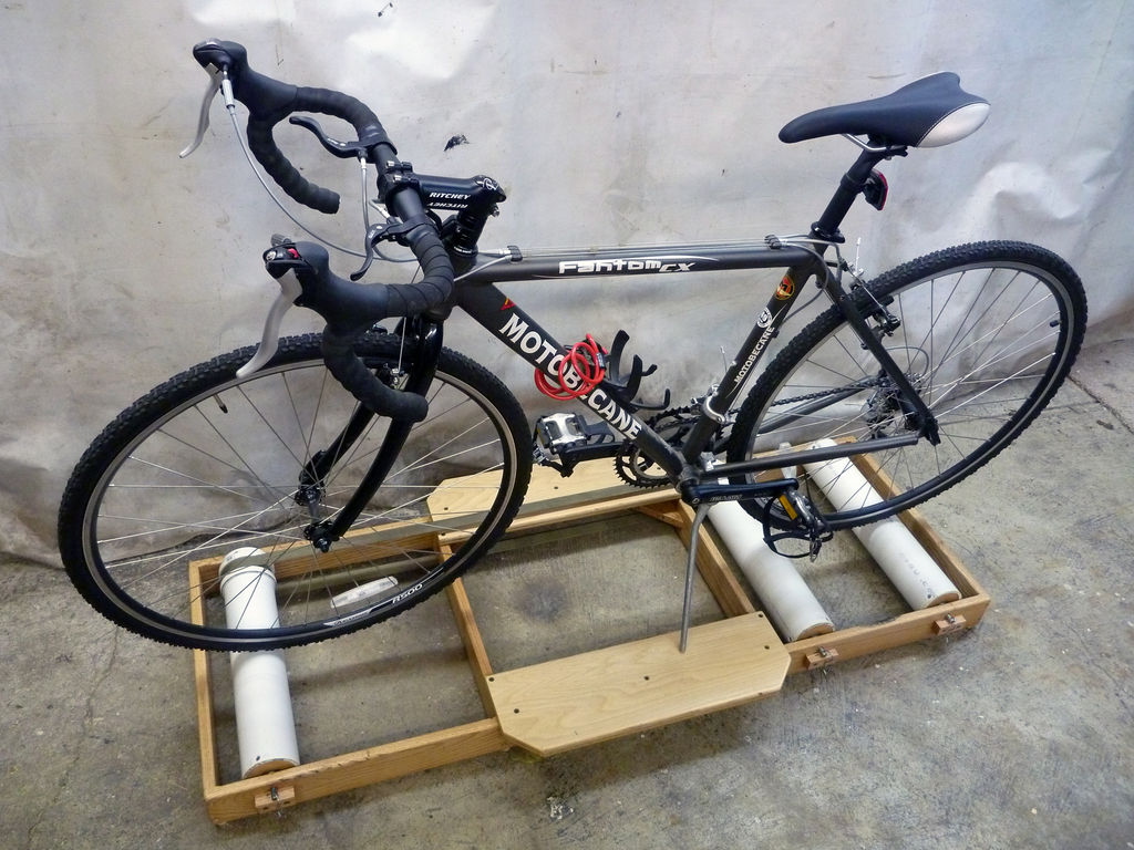 DIY Bicycle Roller Helps Cure The Winter Blues | Hackaday