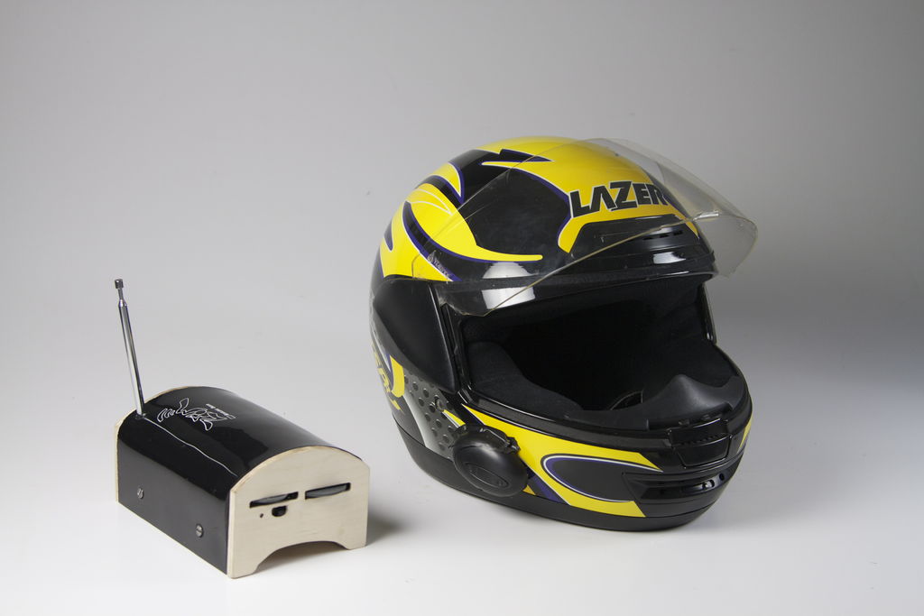 Wireless Helmet Speakers Receive A For Distracting Wearer Hackaday