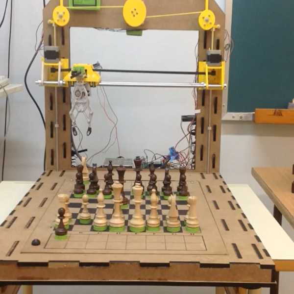 Chess Playing Robot Powered by Raspberry Pi - Raspberry Turk 