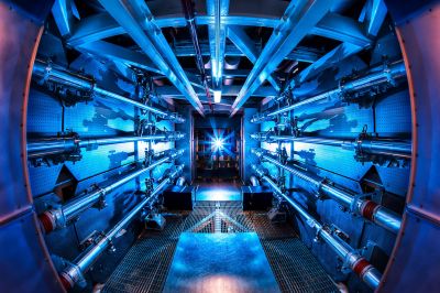 1280px-Preamplifier_at_the_National_Ignition_Facility