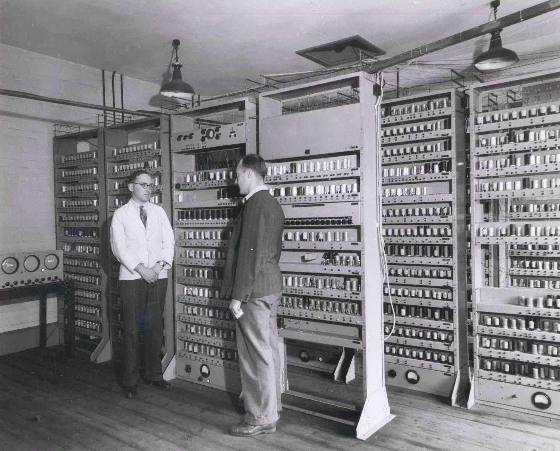 First Transitsots Computer 400 Transistors And 1800 Resistors Form This 1967 Personal Computer ...