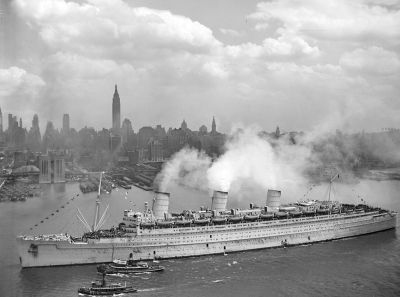 1024px-RMS_Queen_Mary_20Jun1945_NewYork