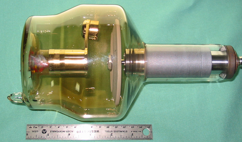 Rotating anode X-ray tube. By Daniel W. Rickey [CC BY-SA 3.0], via Wikimedia Commons