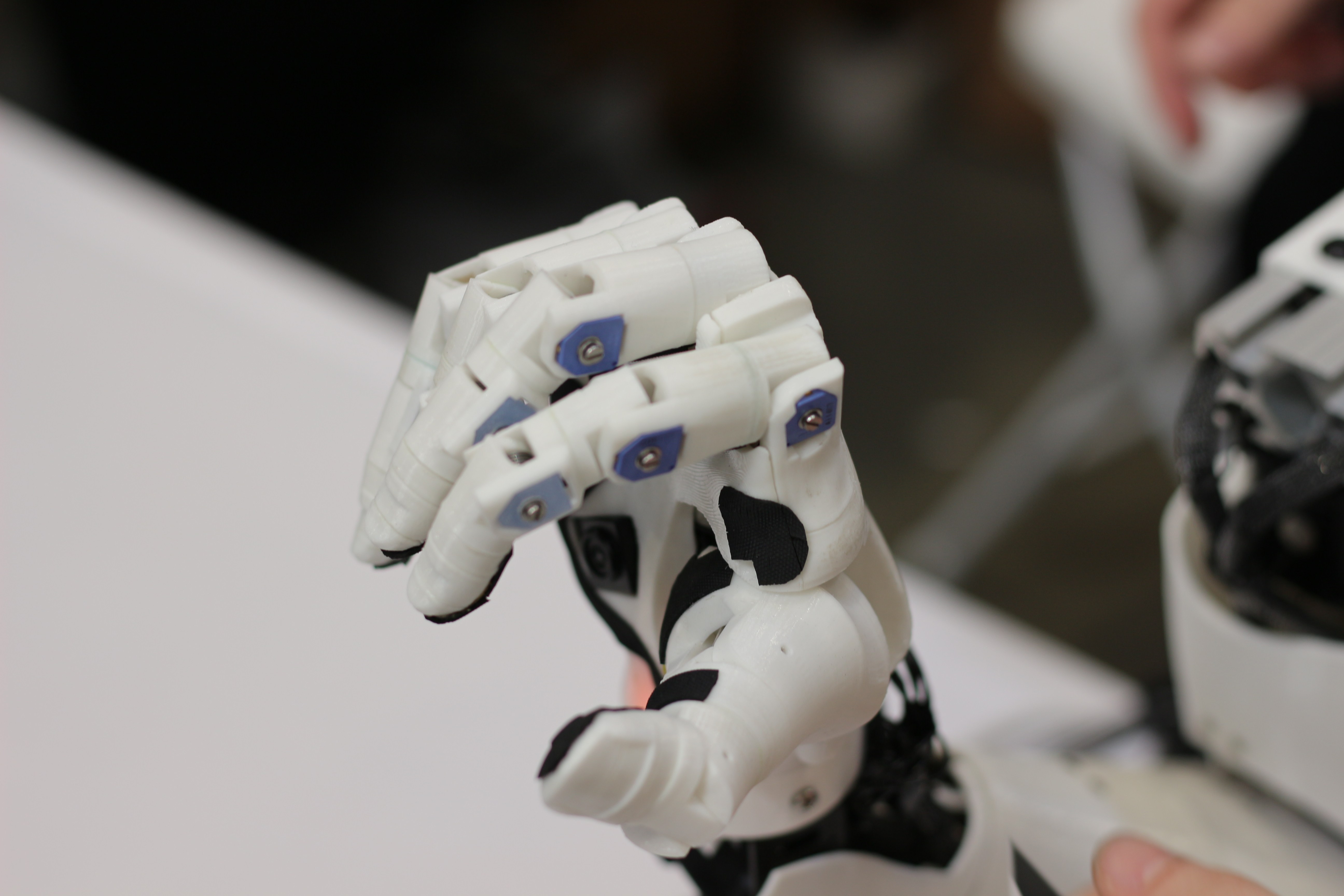 Hack Hand The Hacker Is The Future Of The Prosthetic: Hackers Helping Those In ...