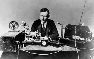 Marconi with transmitting apparatus