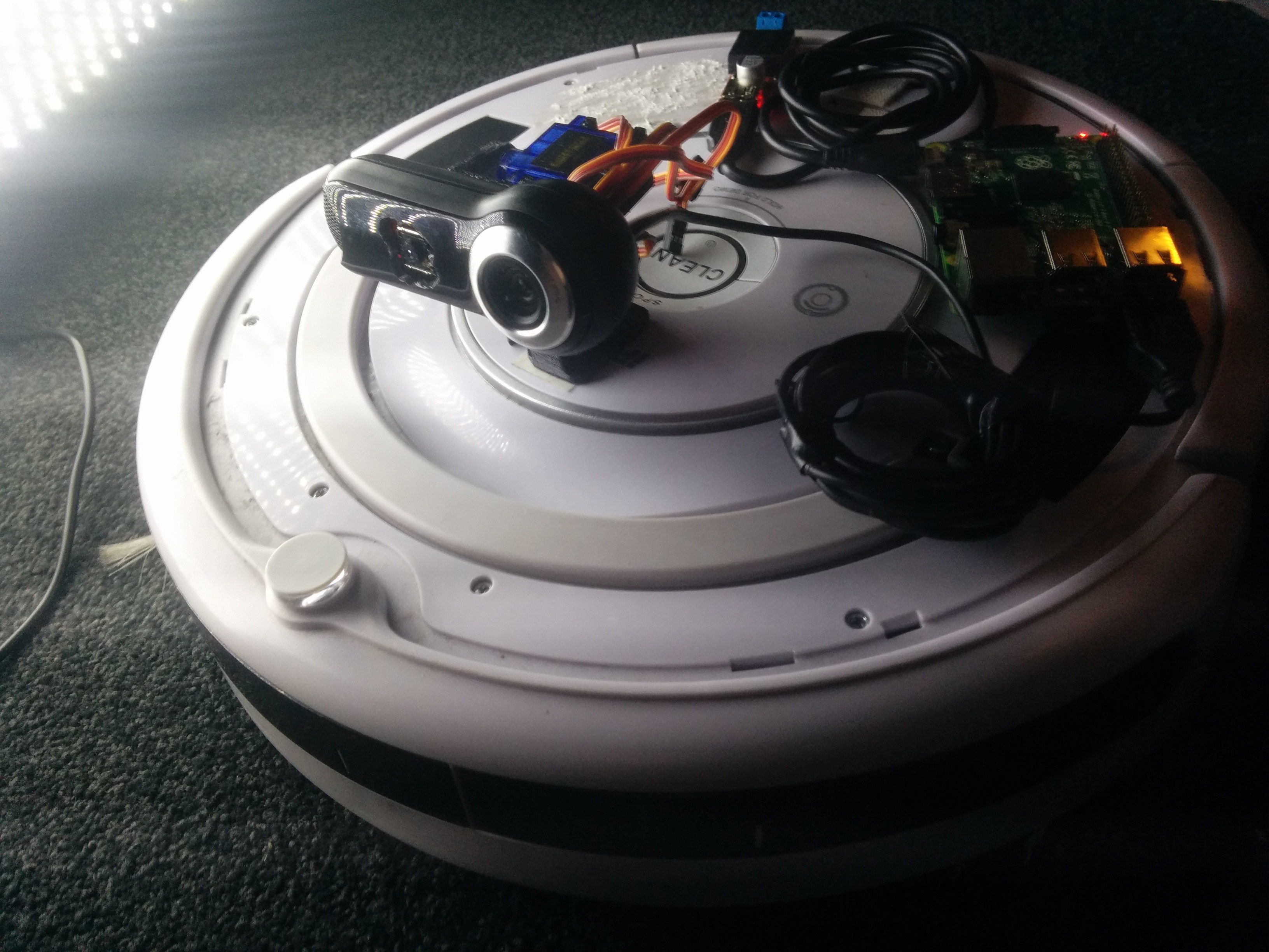 Roomba Now Able To Hunt Arnold Schwarzenegger | Hackaday