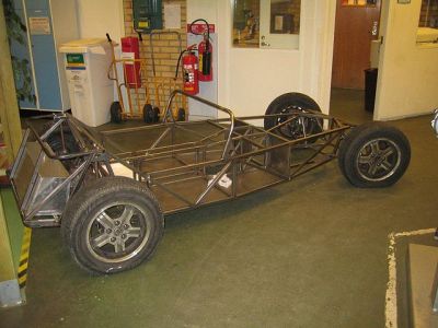 A Locost rolling chassis. Super-seven [Public domain], via Wikimedia Commons.