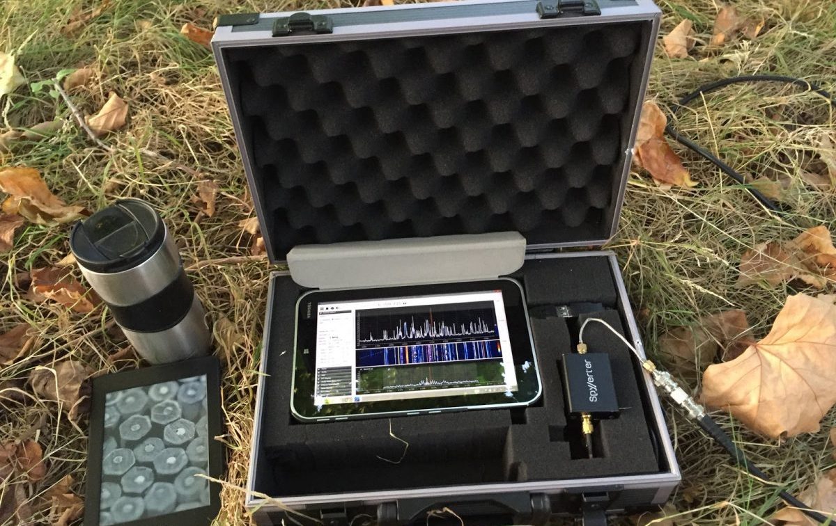 Signal Grabber Cache Shortwave Signals For Later With This SDR Spectrum Grabber | Hackaday