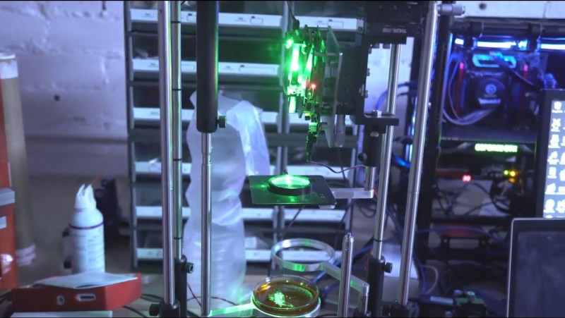 3D printing with holograms