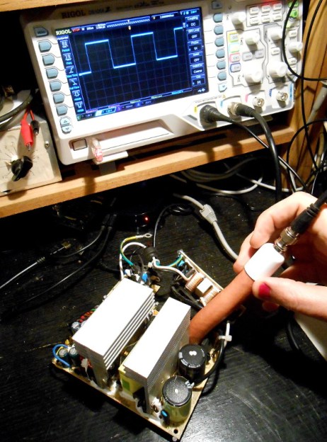 Measuring high voltage with the D4/WG5