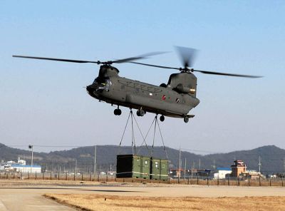 A Chinook helicopter in service. UNC - CFC - USFK [CC BY 2.0].