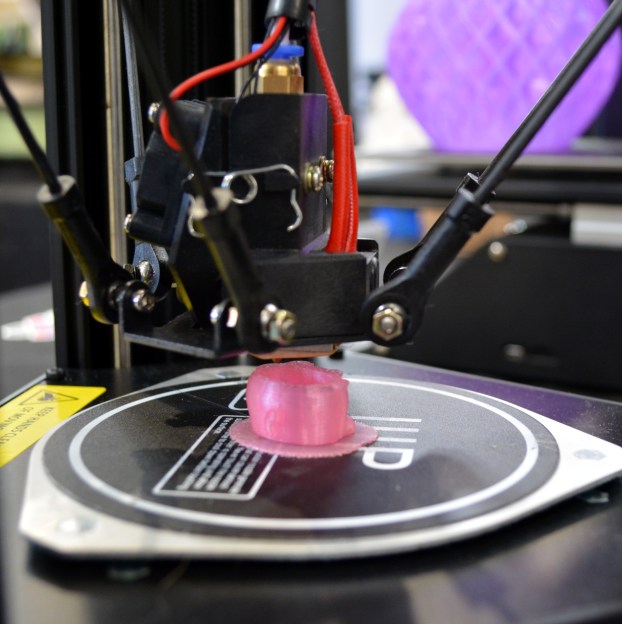 Mini Delta 3D Printer In Action At The Monoprice Booth | Hackaday