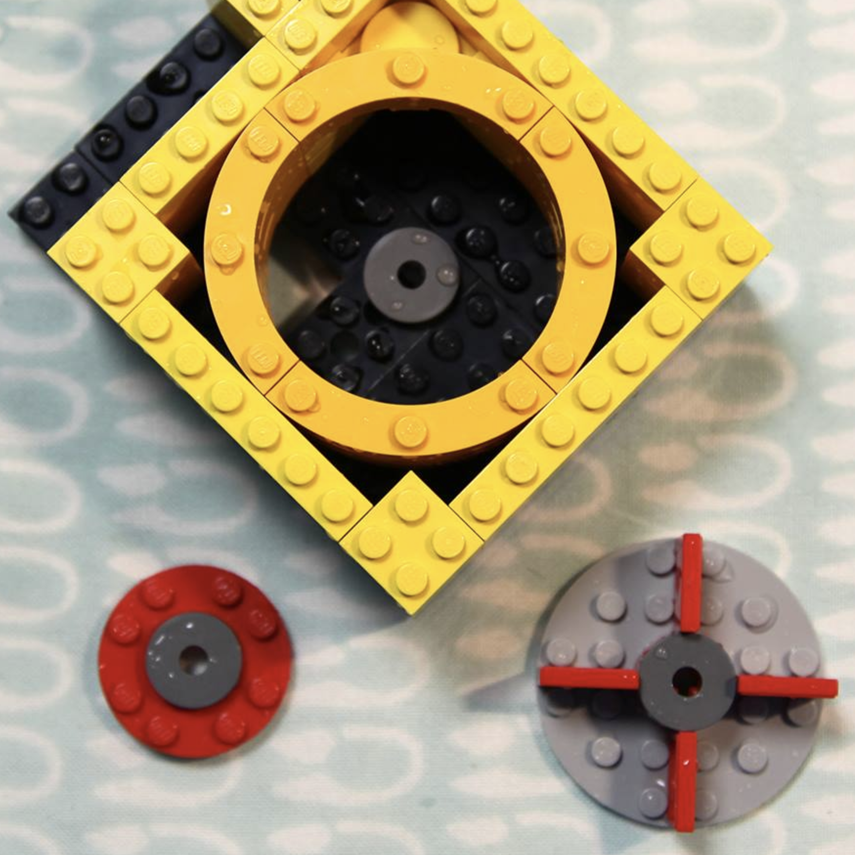 Lego Pump | Hackaday