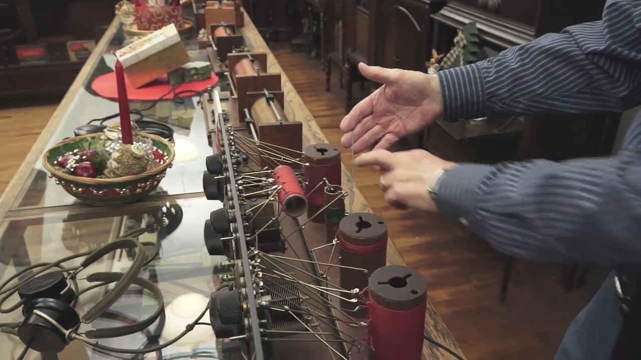 Jeri Ellsworth Tours A Radio And Tech Museum | Hackaday