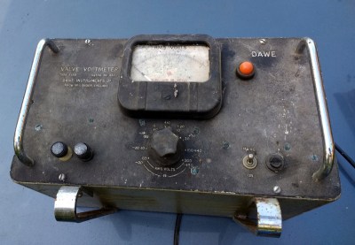 High-impedance voltage measurement, 1950s style.