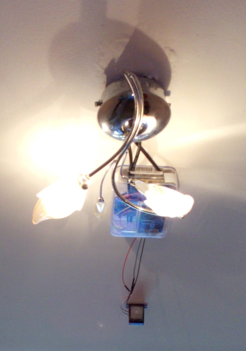 A Motion Sensing Light For Your Entrance Hallway Hackaday