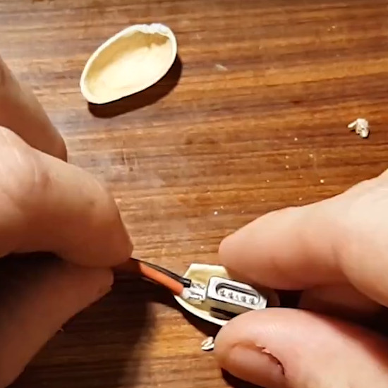 mistænksom Planlagt Placeret Repairing A Macbook Charger… With A Pistachio Nut | Hackaday