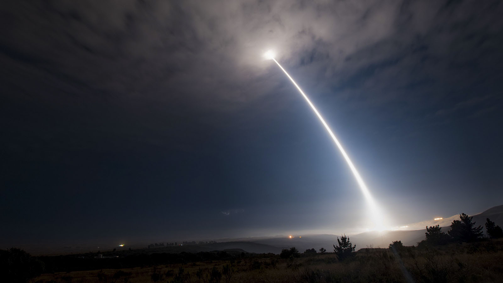 Minuteman ICBM Launch Tests Triple Warheads | Hackaday