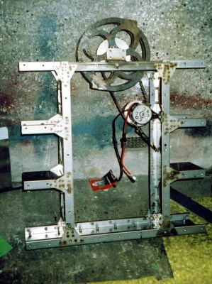 SMIDSY's chassis, showing the Iskra motor and later disc weapon.