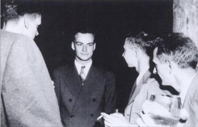 Feynman at Los Alamos. Robert Oppenheimer is second from the right.