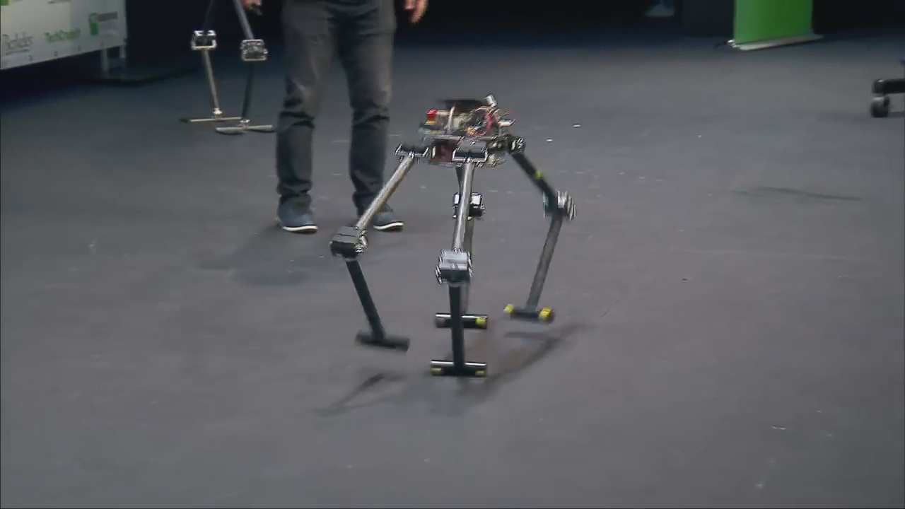 Самая главная задача при создании шагающих роботов. Stretch робот Boston Dynamics. Шагающий адаптивный робот циркуль. Шагающий мобильный робот. Lauron робот.