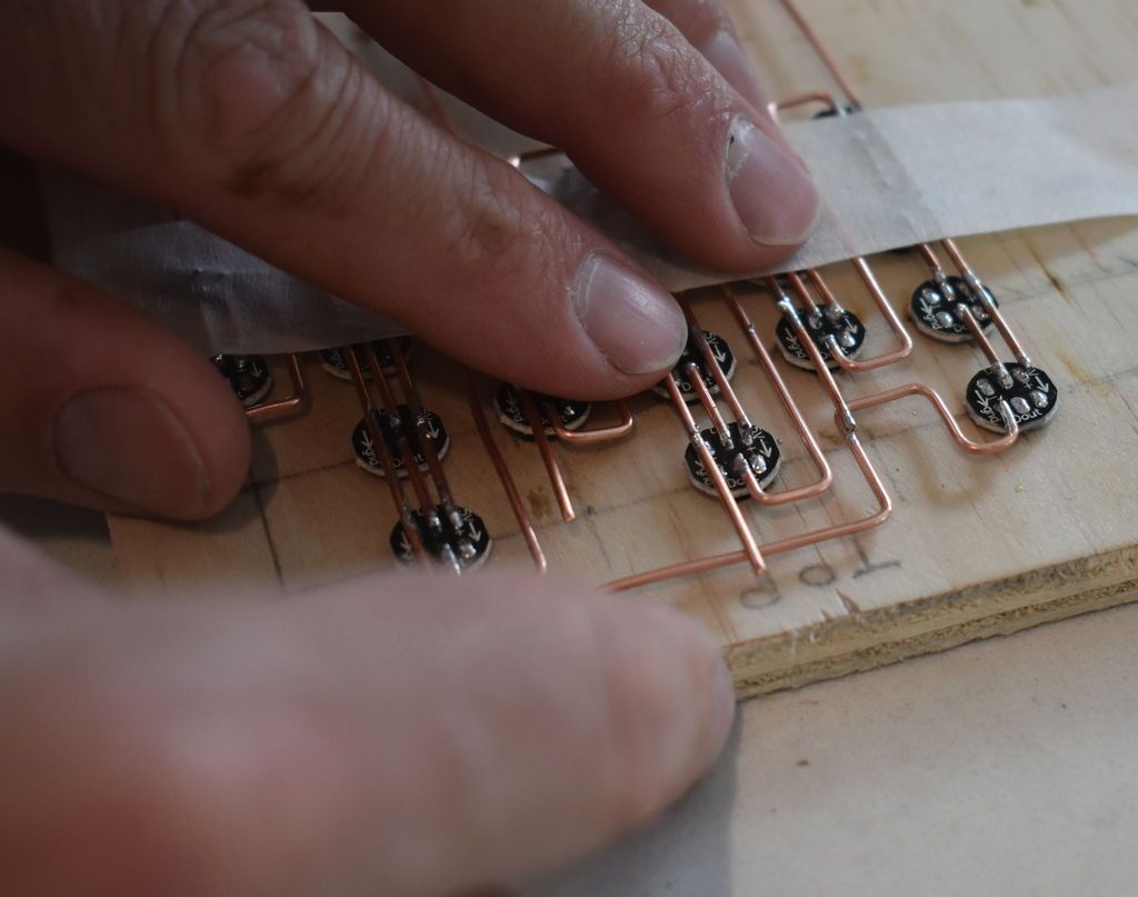 Driftwood Binary Clock Is No Hollow Achievement | Hackaday