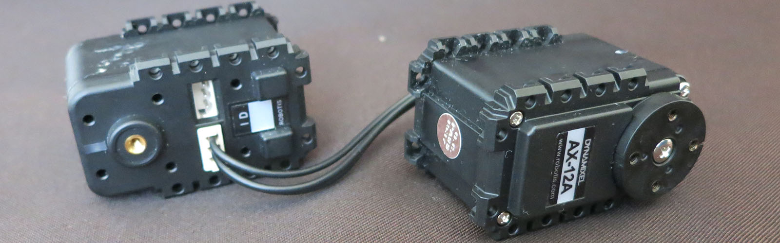 Wrangling RC Servos Becoming A Hassle? Try Serial Bus Servos