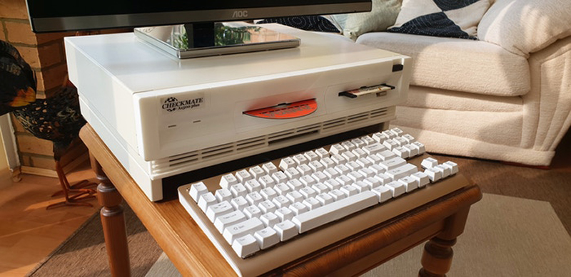 The Desktop Computer Returns As Amiga Infused Retro Case Hackaday