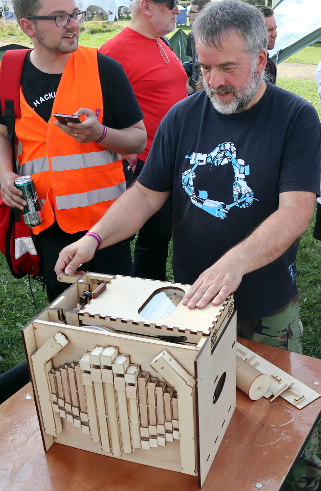 Emf2018-bringahacl5 | Hackaday