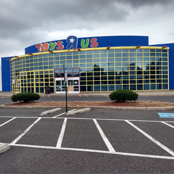 Exploring An Abandoned Toys R Us Hackaday