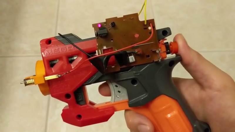 Giant Working NERF Gun Runs On Tiny Arduino
